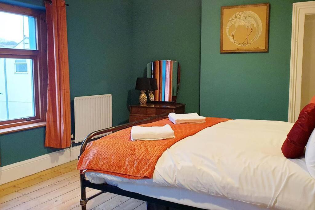 Gorgeous Victorian House Sleeps 6 In Cardiff Villa ภายนอก รูปภาพ
