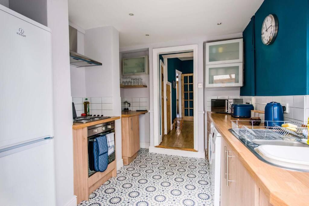 Gorgeous Victorian House Sleeps 6 In Cardiff Villa ภายนอก รูปภาพ
